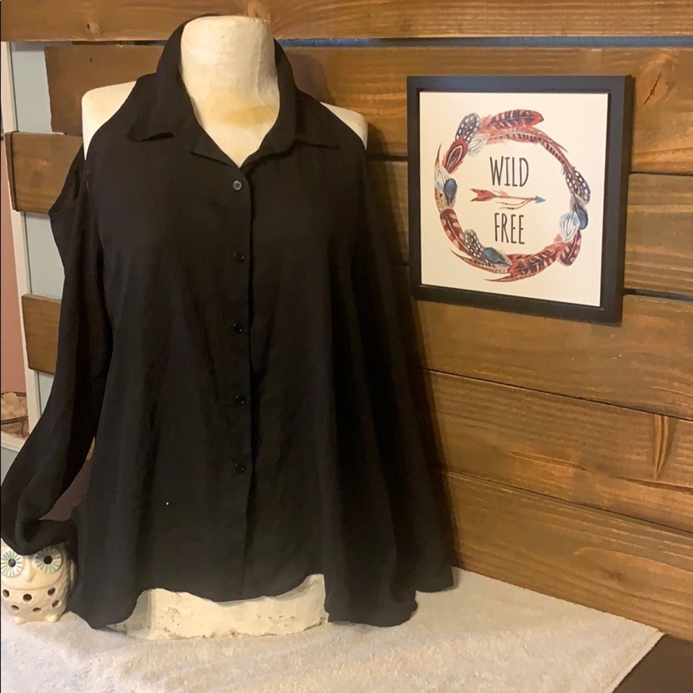 💜Long Sleeve Sheer Peek Aboo Shoulder Top💜